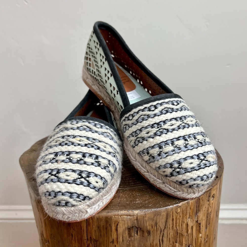 NEW COBRA SOCIETY Molly Wool and Leather Laser Cut Tapestry Espadrilles Shoes 7